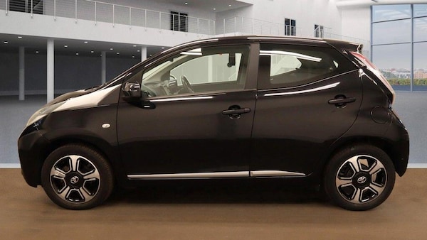 Used Toyota AYGO 2015 for sale - 76108910: Photo 6