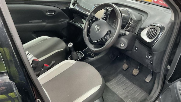 Used Toyota AYGO 2015 for sale - 76108910: Photo 9