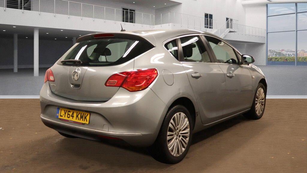 Used Vauxhall Astra 2015 for sale - 76215023: Photo 2