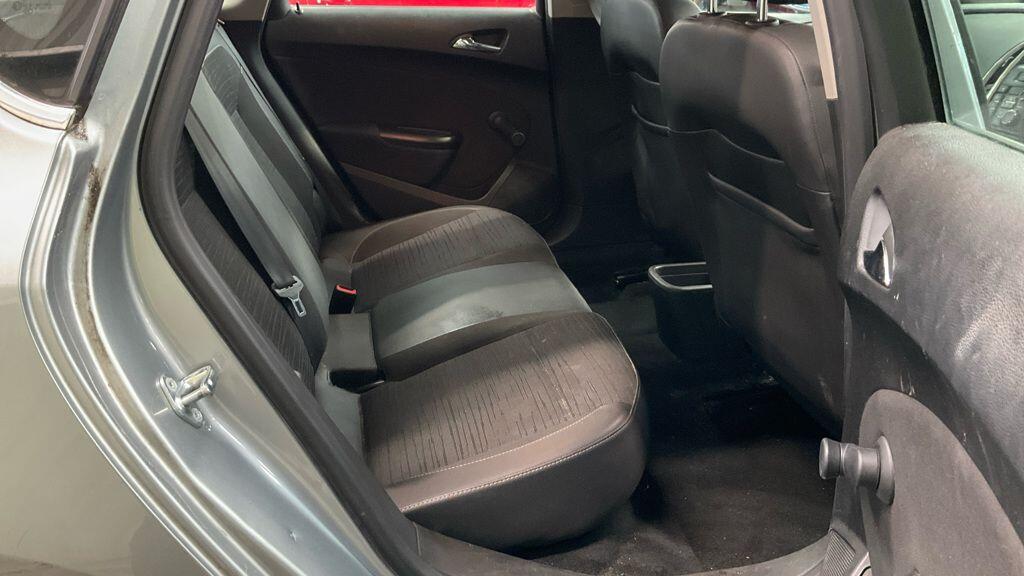 Used Vauxhall Astra 2015 for sale - 76215023: Photo 5