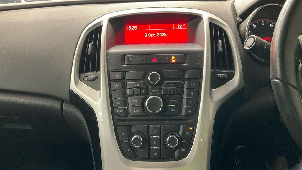 Used Vauxhall Astra 2015 for sale - 76215023: Photo 8