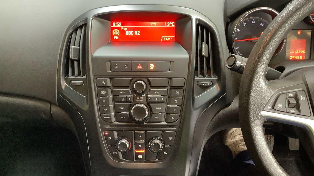 Used Vauxhall Astra 2012 for sale - 76122001: Photo 11