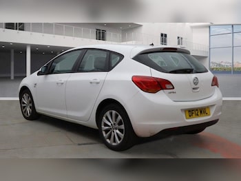 Used Vauxhall Astra 2012 for sale - 76122001: Photo