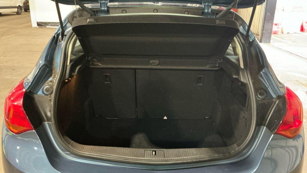 Used Vauxhall Astra for sale - 76485889: Photo 7