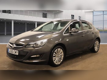Used Vauxhall Astra 2015 for sale - 76215097: Photo 2