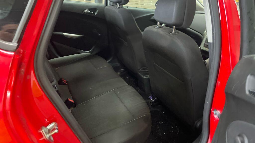 Used Vauxhall Astra 2011 for sale - 76226203: Photo 8