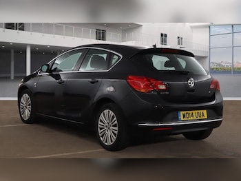 Used Vauxhall Astra 2014 for sale - 76215407: Photo 3