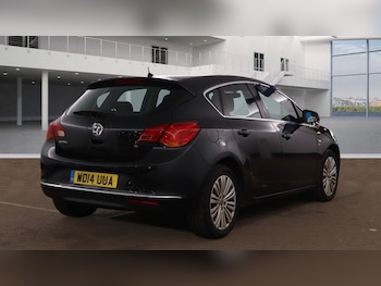 Used Vauxhall Astra 2014 for sale - 76215407: Photo 4