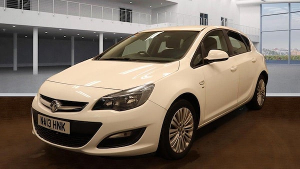 Used Vauxhall Astra 2013 for sale - 76294795: Photo 2