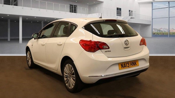 Used Vauxhall Astra 2013 for sale - 76294795: Photo 3