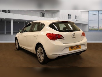 Used Vauxhall Astra 2013 for sale - 76294795: Photo