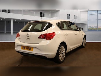 Used Vauxhall Astra 2013 for sale - 76294795: Photo