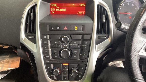 Used Vauxhall Astra 2010 for sale - 76214791: Photo 11