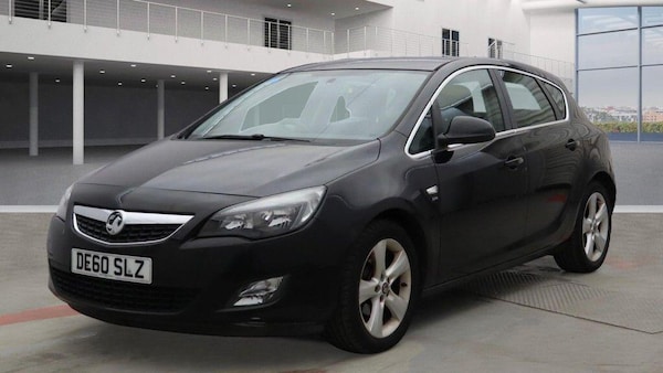 Used Vauxhall Astra 2010 for sale - 76214791: Photo 2
