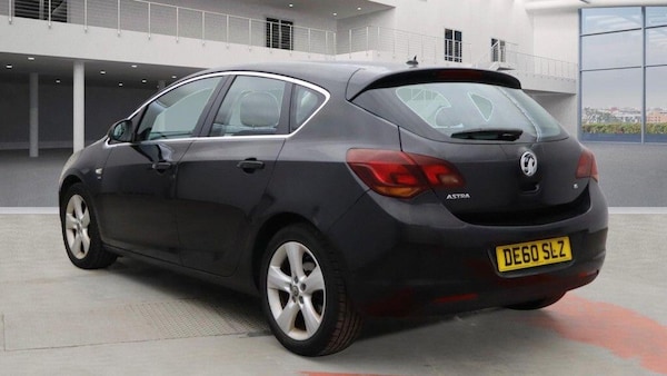 Used Vauxhall Astra 2010 for sale - 76214791: Photo 3