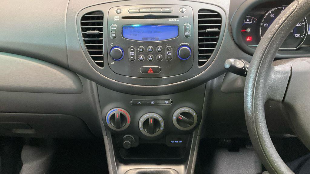 Used Hyundai i10 2012 for sale - 76472715: Photo 11