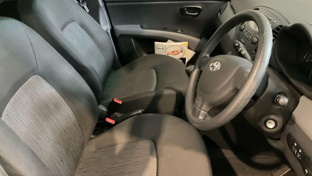 Used Hyundai i10 2012 for sale - 76472715: Photo 9