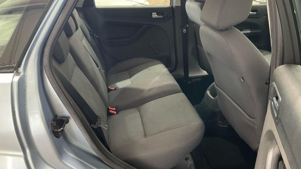 Used Ford Focus 2005 for sale - 76136524: Photo 8