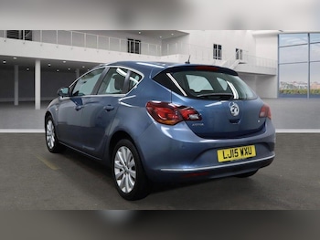 Used Vauxhall Astra 2015 for sale - 76215564: Photo 3