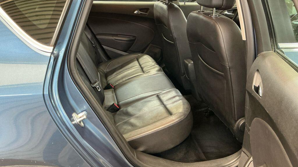 Used Vauxhall Astra 2015 for sale - 76215564: Photo 8