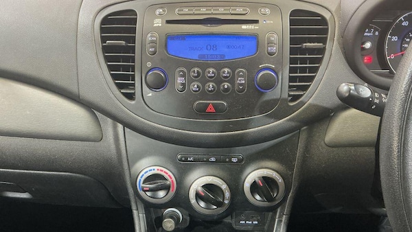 Used Hyundai i10 2012 for sale - 76227815: Photo 10