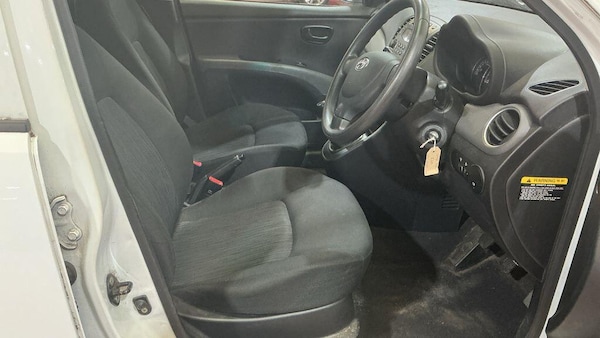 Used Hyundai i10 2012 for sale - 76227815: Photo 8