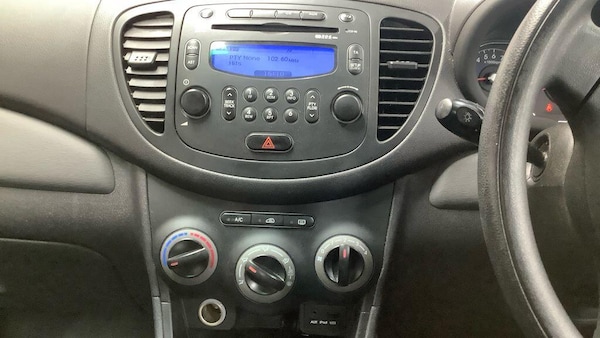 Used Hyundai i10 2013 for sale - 76227434: Photo 11