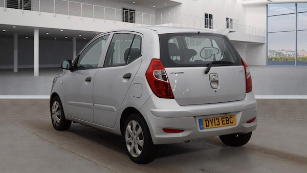 Used Hyundai i10 2013 for sale - 76227434: Photo 3