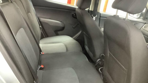 Used Hyundai i10 2013 for sale - 76227434: Photo 8