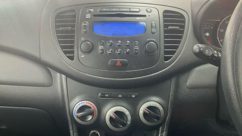 Used Hyundai i10 2012 for sale - 76307316: Photo 11