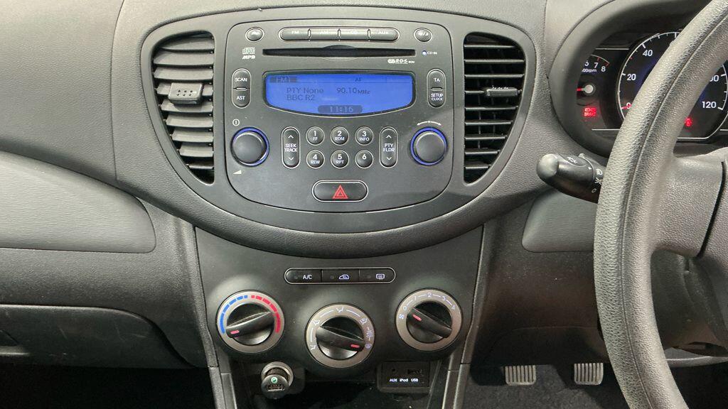 Used Hyundai i10 2012 for sale - 76188766: Photo 11