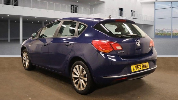 Used Vauxhall Astra 2012 for sale - 76214430: Photo 5