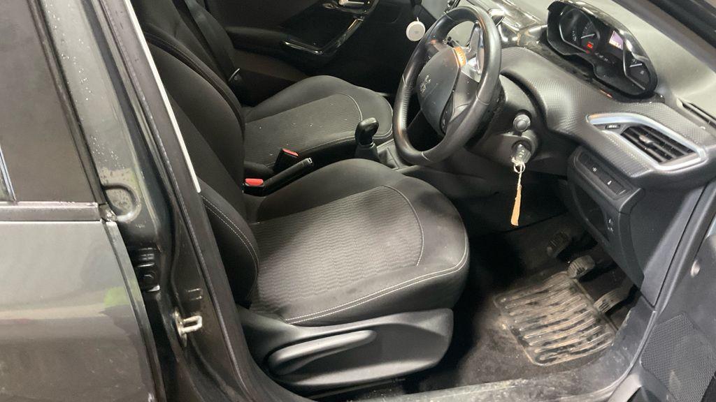 Used Peugeot 208 2017 for sale - 76099536: Photo 9