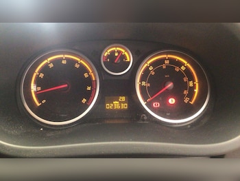 Used Vauxhall Corsa 2008 for sale - 76108885: Photo 3