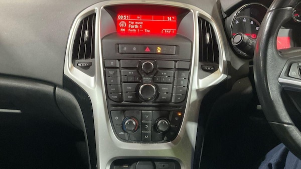 Used Vauxhall Astra 2015 for sale - 76215249: Photo 11