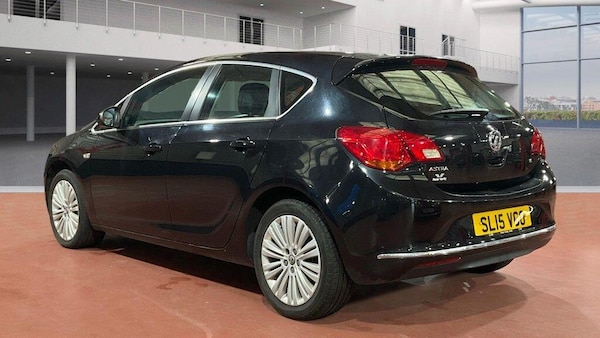 Used Vauxhall Astra 2015 for sale - 76215249: Photo 3