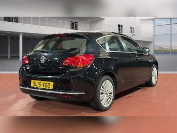 Used Vauxhall Astra 2015 for sale - 76215249: Photo 4