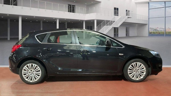 Used Vauxhall Astra 2015 for sale - 76215249: Photo 5