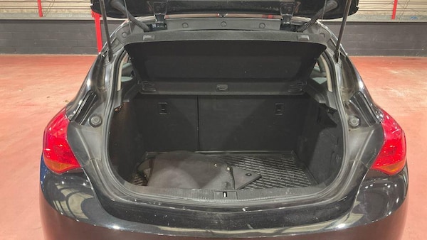 Used Vauxhall Astra 2015 for sale - 76215249: Photo 7