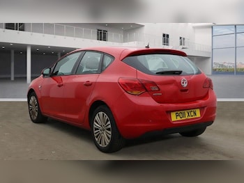 Used Vauxhall Astra 2011 for sale - 76215115: Photo