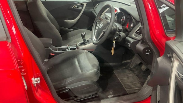 Used Vauxhall Astra 2011 for sale - 76215115: Photo 9