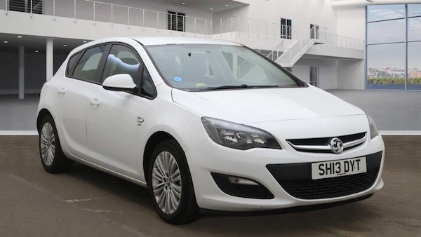 Used Vauxhall Astra 2013 for sale - 76295201: Photo 1