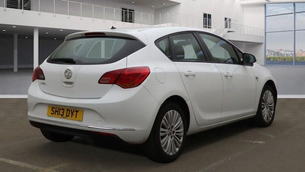 Used Vauxhall Astra 2013 for sale - 76295201: Photo 4