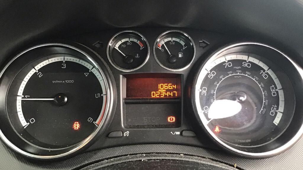 Used Peugeot 308 2011 for sale - 76550783: Photo 10