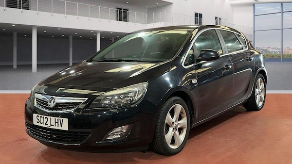 Used Vauxhall Astra 2012 for sale - 76213903: Photo 2