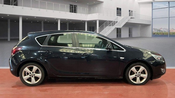 Used Vauxhall Astra 2012 for sale - 76213903: Photo 5