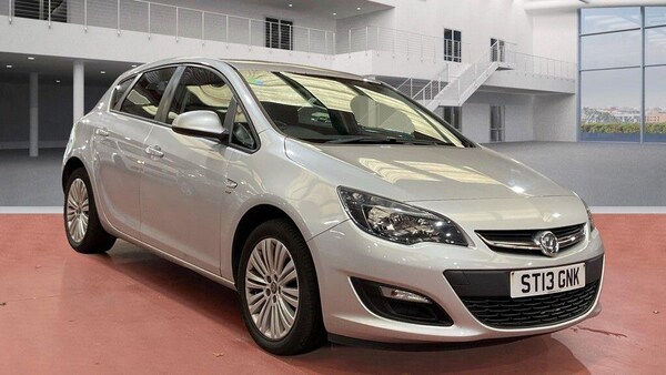 Used Vauxhall Astra 2013 for sale - 76228091: Photo 1