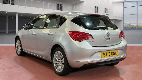 Used Vauxhall Astra 2013 for sale - 76228091: Photo 3