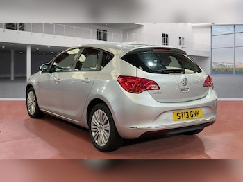Used Vauxhall Astra 2013 for sale - 76228091: Photo
