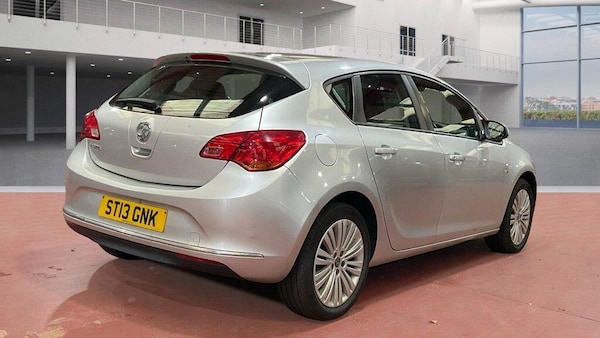 Used Vauxhall Astra 2013 for sale - 76228091: Photo 4